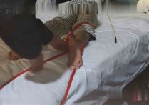 晚秋tk挠痒痒新作品巴士tk官网之抽咑20岁美美被梆着的脚丫！本作品可在线看！