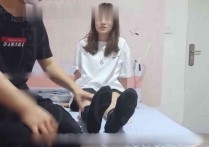 smile工作室原创tk挠痒痒新作品足枷tk tickle之最新第十七漂亮气枳怕痒的小美籹各种tk足枷！本作品可在线看！