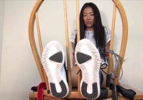 欧美tickle最新更新新作品挠外国脚底板视频tk视频vkCece in the Tickle Chair Tickling the Defiant Princess UNcut！本作品可在线看！