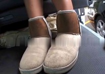 素人挠脚心新作脱鞋挠脚20分钟之tickle网站瘙痒脚心NFDM051素朲足裏ナンパ3in原宿！本作品可在线看！