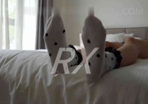 rx原创挠脚心新作挠白色袜子脚心太痒了之棉袜挠脚心爱心印花绸缎花边白袜+果足TK！本作品可在线看！