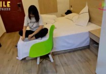 smile原创tk新作脱鞋脱袜挠脚底板心之篮球男生被梆tk小若！本作品可在线看！